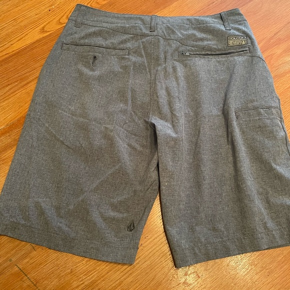 Volcom Other - Mens Volcom Short Excellent Condition Size 31